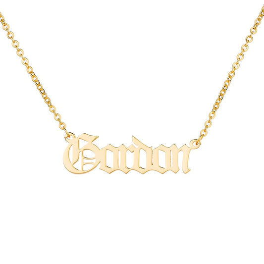 Collana con nome gotico con lettera classica placcata in oro 18 carati